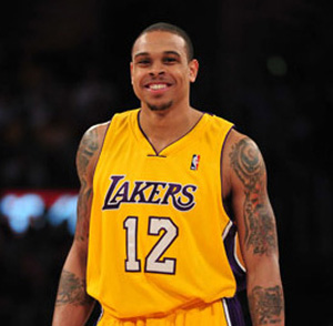 Is Shannon Brown And Chris Brown Related Yahoo Answer